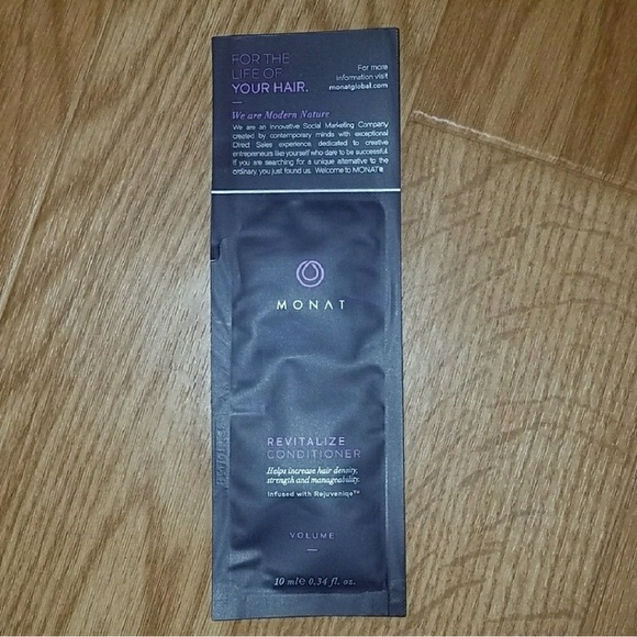 Monat Revitalize Conditioner Sample - Picture 1 of 2
